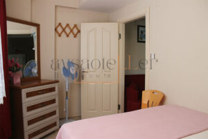 Demet Apart
