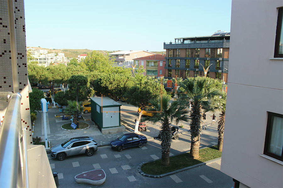 Demet Apart