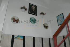 Demet Apart