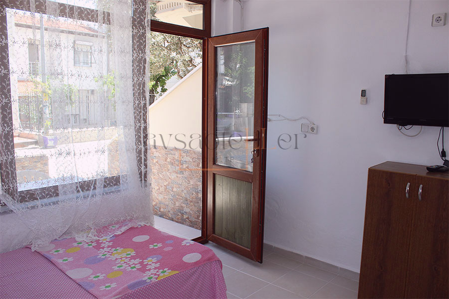 Mutlu Apart